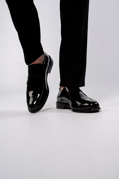 BLACK ELEGANCE PATENT DERBY