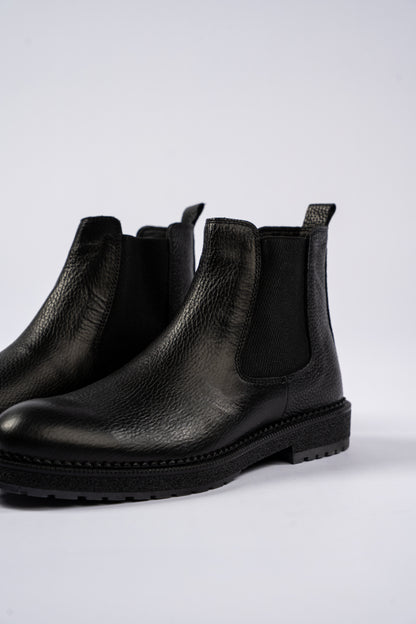 BLACK CHELSEA BOOTS