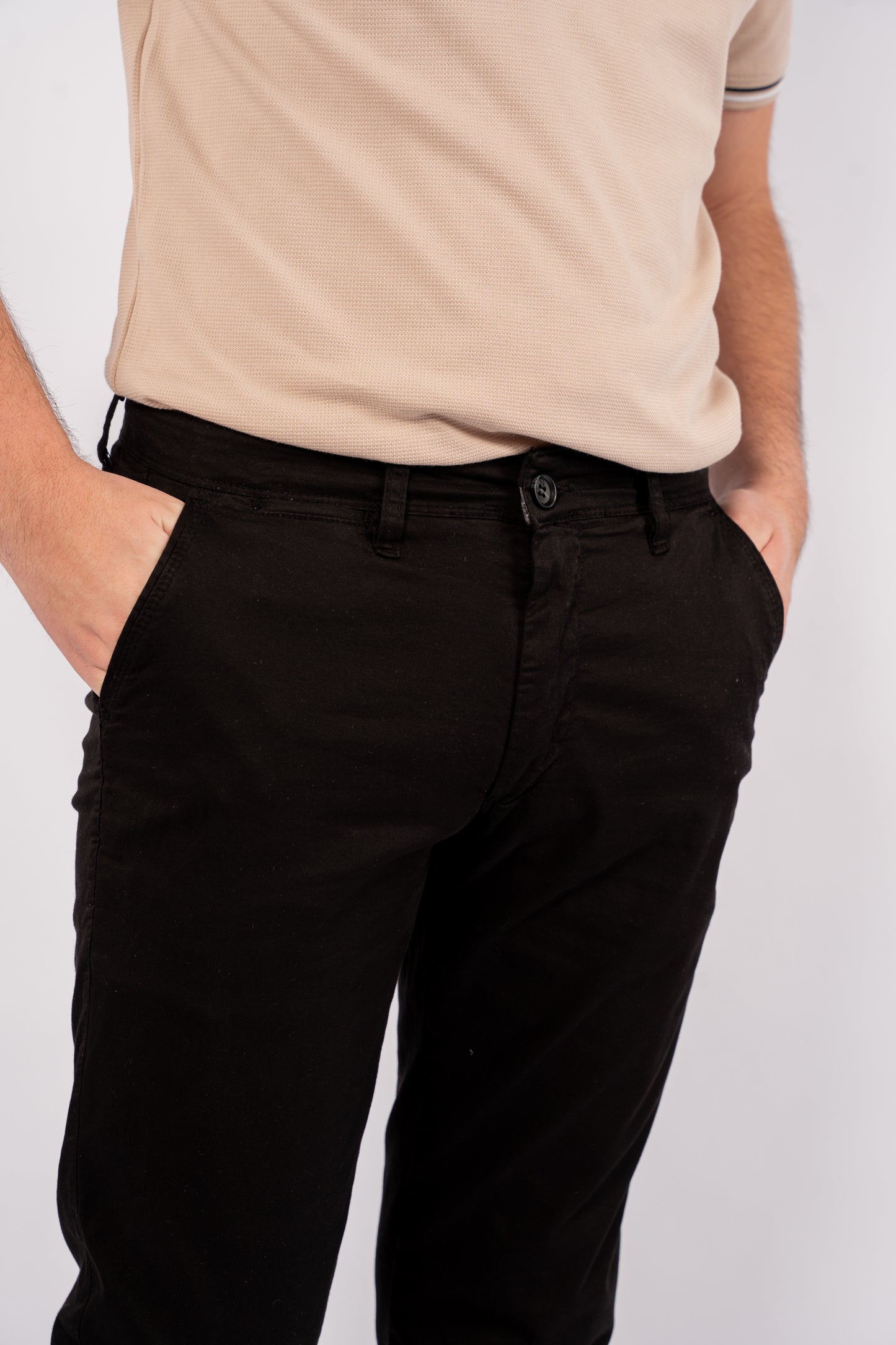 BLACK RELAXED CHINOS
