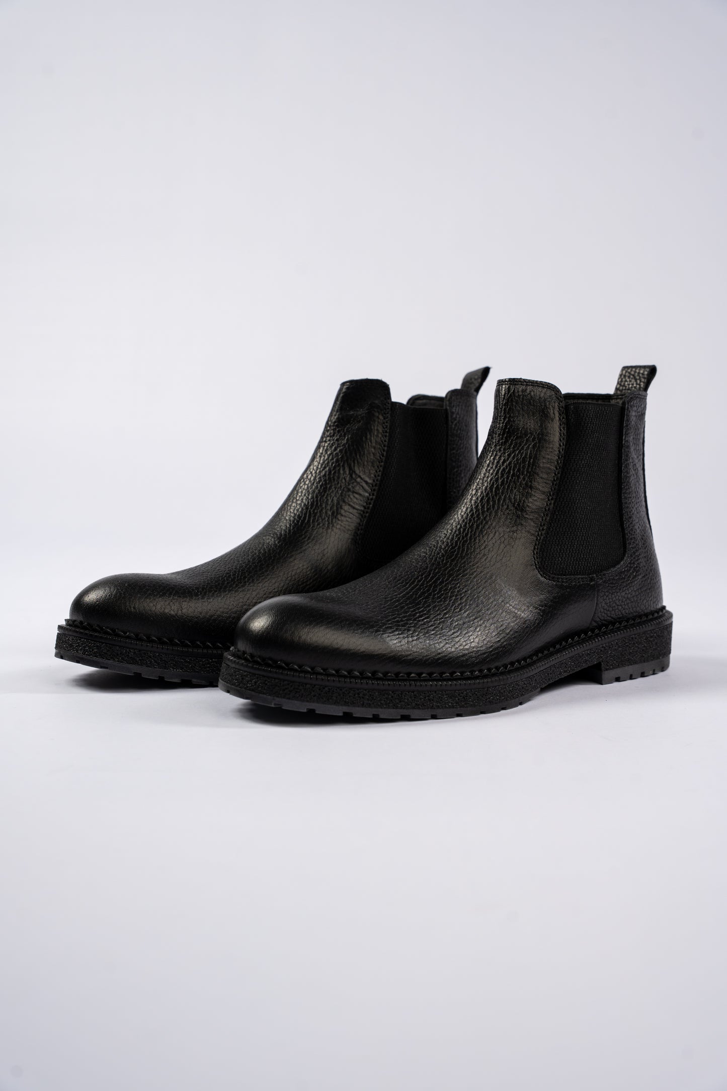 BLACK CHELSEA BOOTS