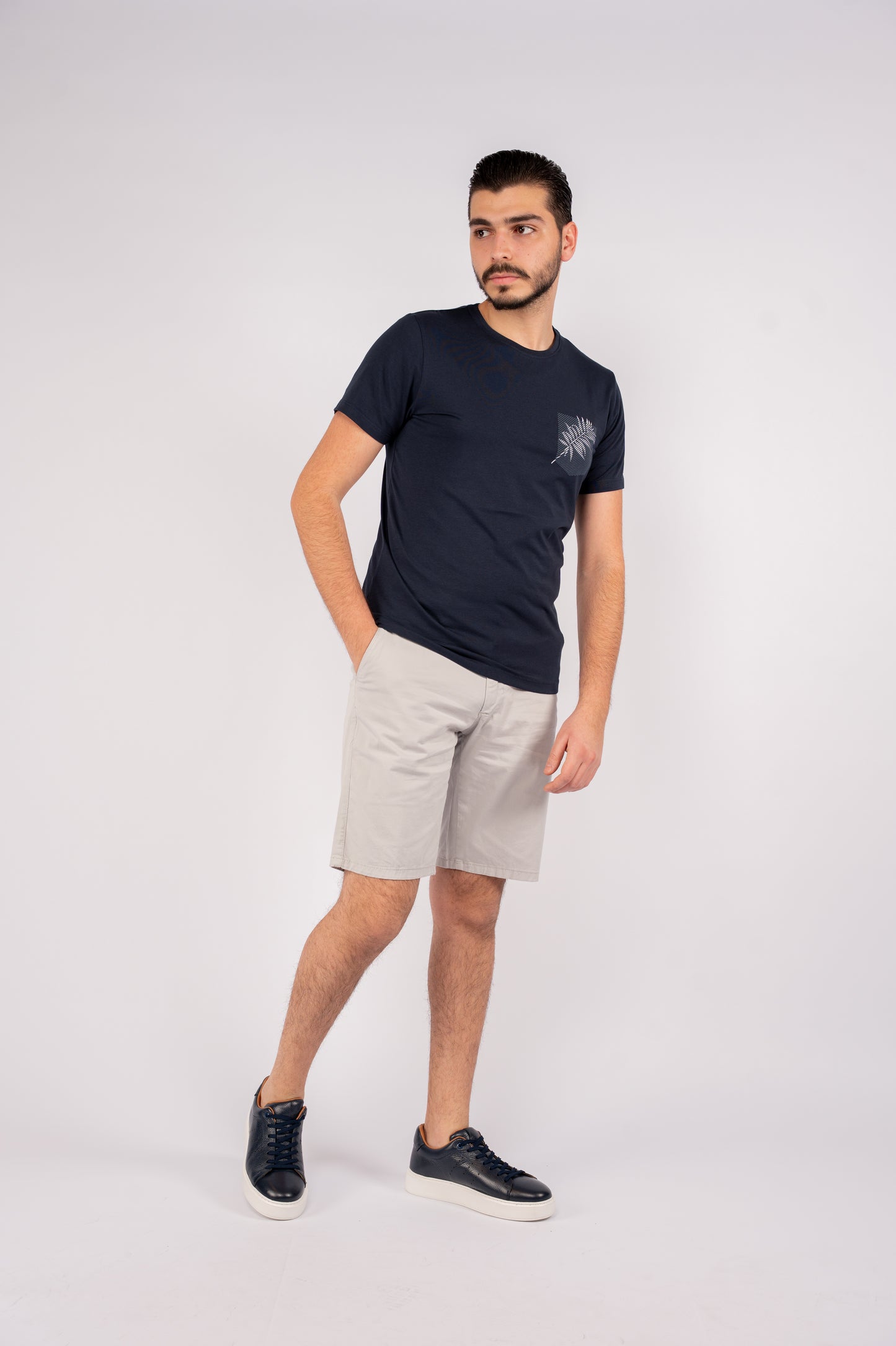 NAVY FEATHER TSHIRT