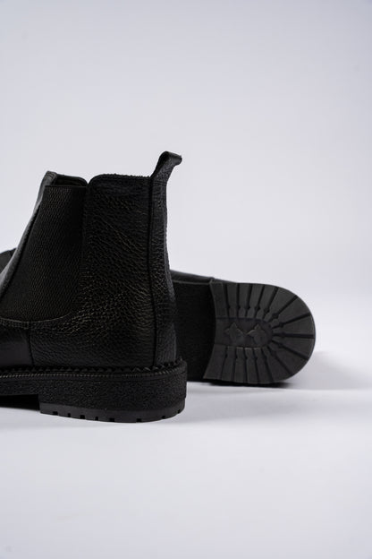 BLACK CHELSEA BOOTS