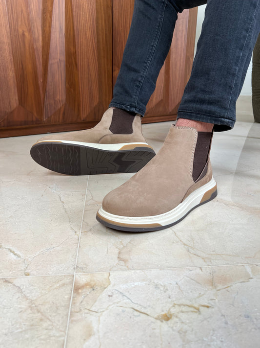 BEIGE SUEDE CHELSEA BOOTS