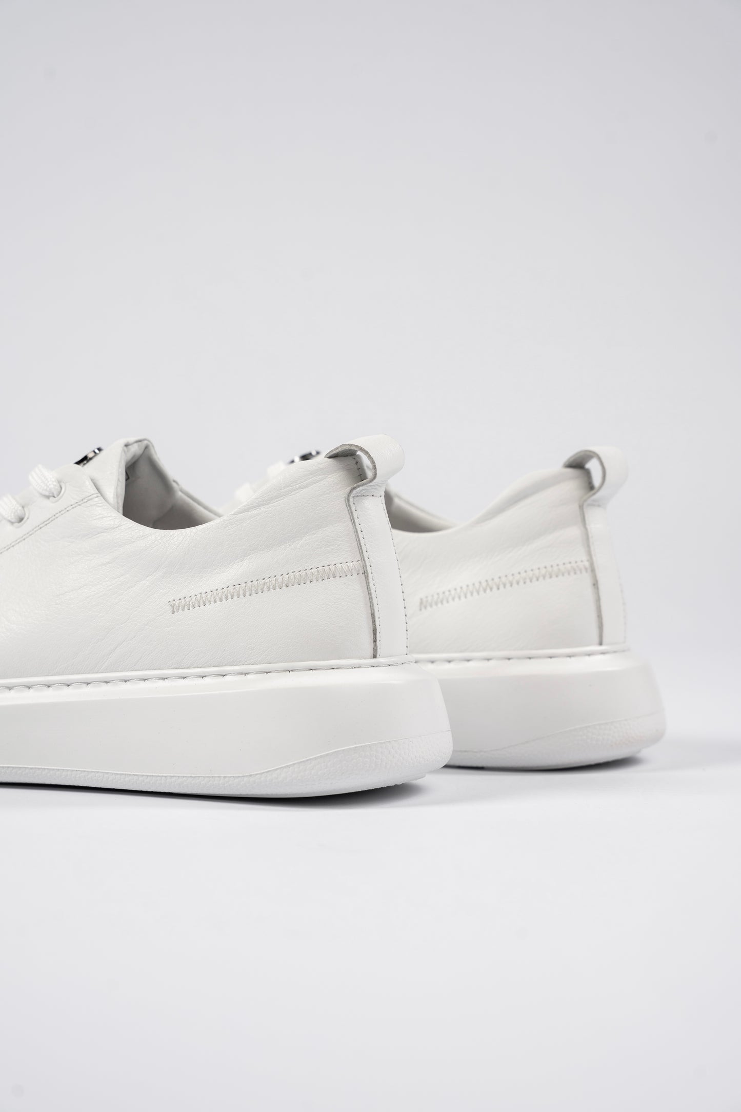 BIG SIZE WHITE SNEAKER