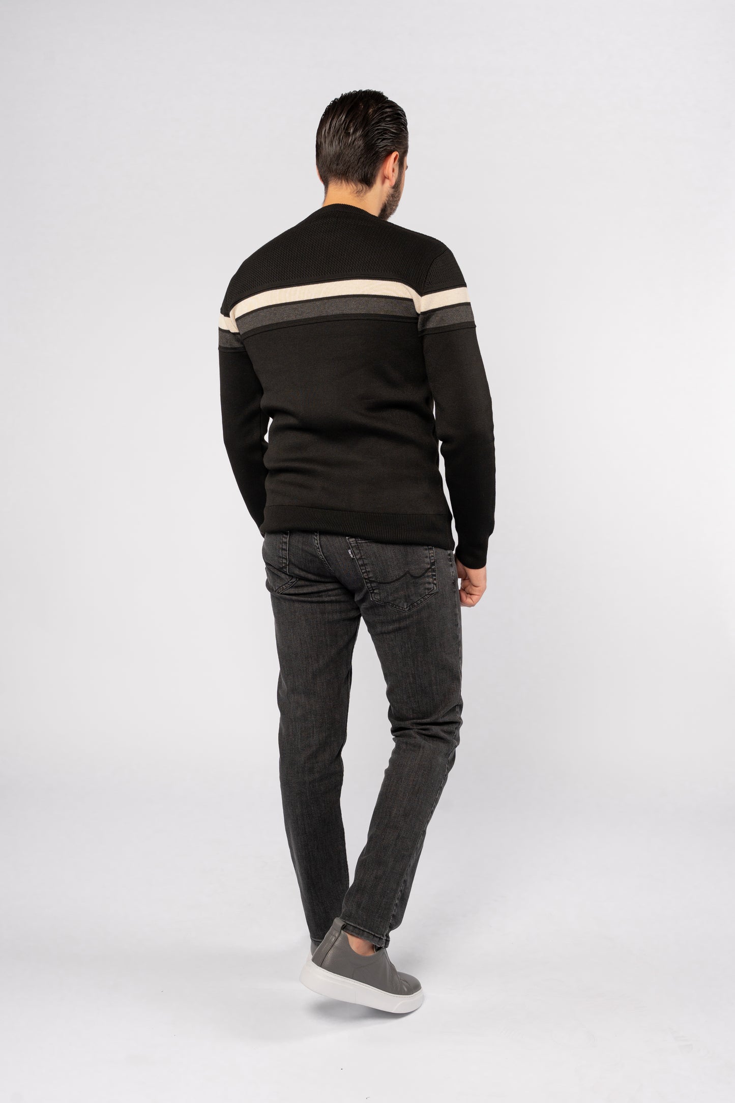 BLACK CASUAL SWEATER