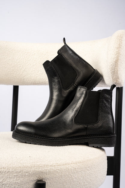 BLACK CHELSEA BOOTS